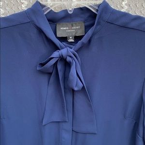 Romeo & Juliet Couture Navy Tie Neck Blouse Long Sleeve Tunic Top M NWT
